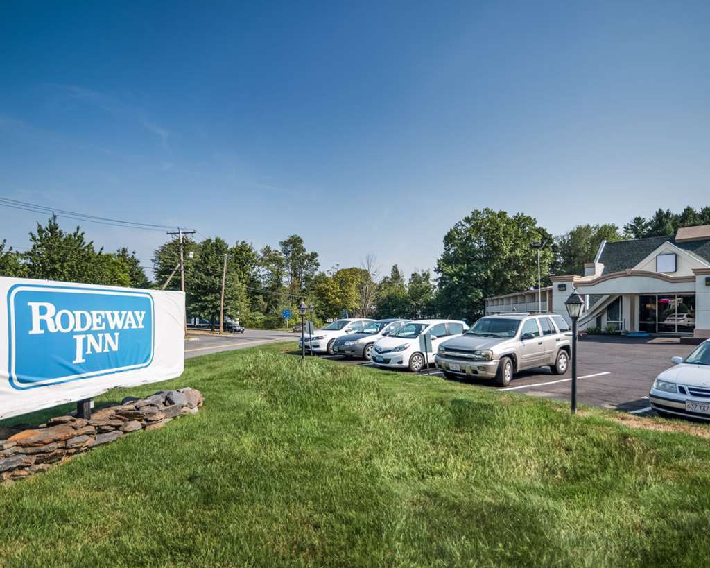 Rodeway Inn Greenfield Exteriör bild